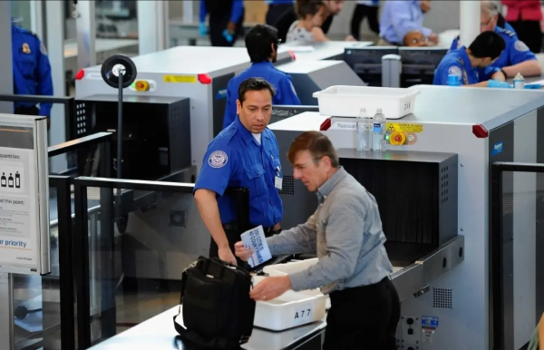 飞机多少钱一架人民币