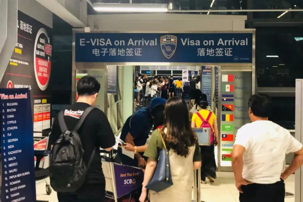 飞机多少钱一架人民币