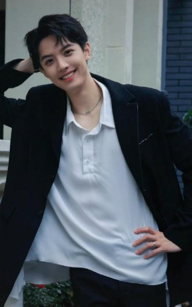 演员周峻纬个人简介