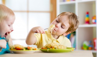 就餐礼仪有哪些注意事项 就餐礼仪介绍