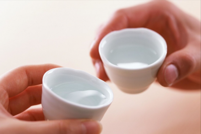 白酒的保质期一般是几年 家中放了10年的白酒能喝吗