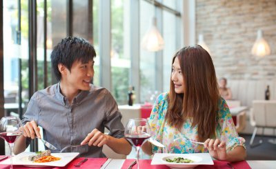 第一次相亲怎么聊天找话题 和刚认识女孩子聊天套路