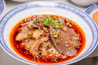 夫妻肺片是什么肉做的 正宗夫妻肺片的主要食材是哪种肉