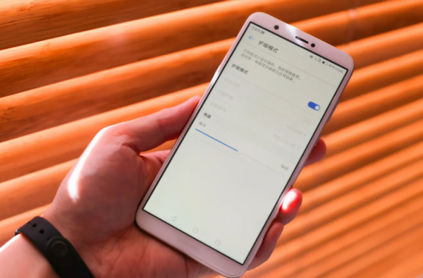 手机运行内存有什么用