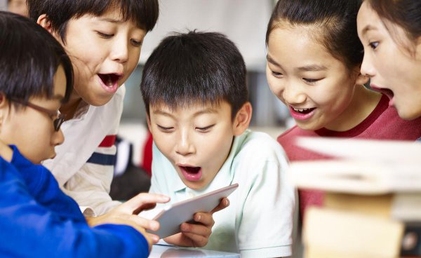 对待特别调皮的女孩子怎么办