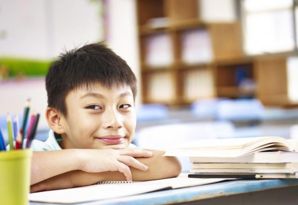 对待特别调皮的女孩子怎么办