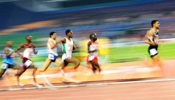 如何跑800米又快又不累