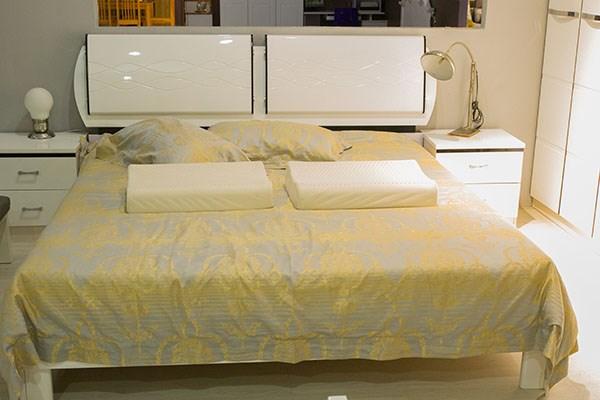 床头朝东床尾朝西好吗