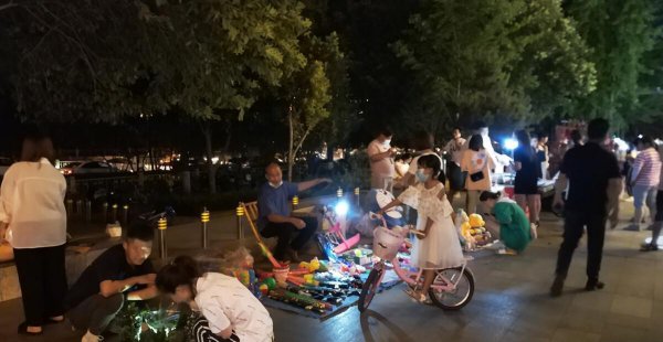 摆地摊月入5万需要交税吗