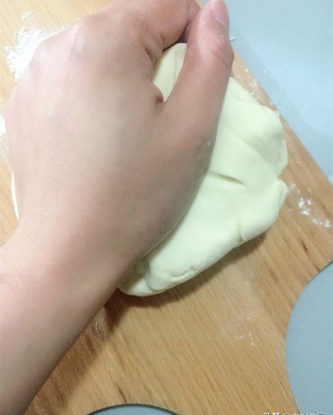 1提2推3转包子的提褶方法