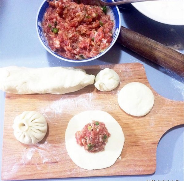 1提2推3转包子的提褶方法