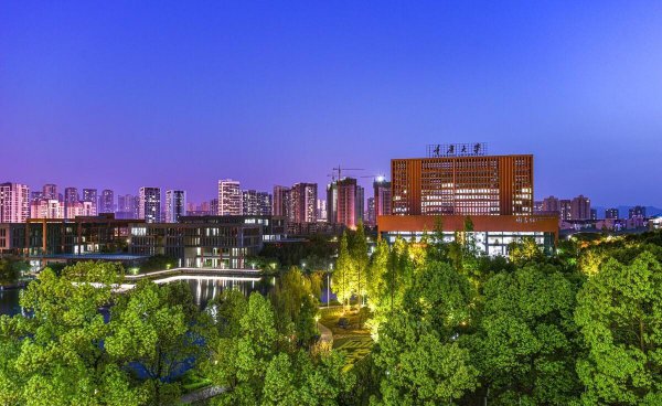 重庆大学算名牌大学吗