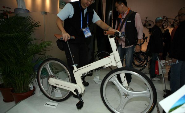 不用上牌的电动车