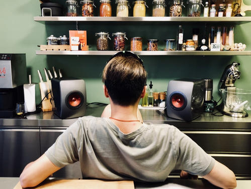 喜欢听歌的男生是什么样的人