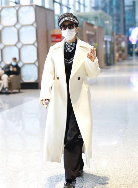 米黄色搭配什么颜色最好看图片