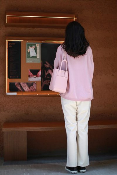 米黄色搭配什么颜色最好看图片