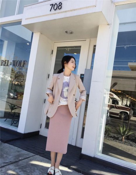 米黄色搭配什么颜色最好看图片