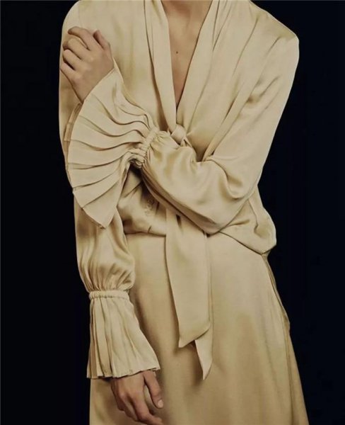 米黄色搭配什么颜色最好看图片