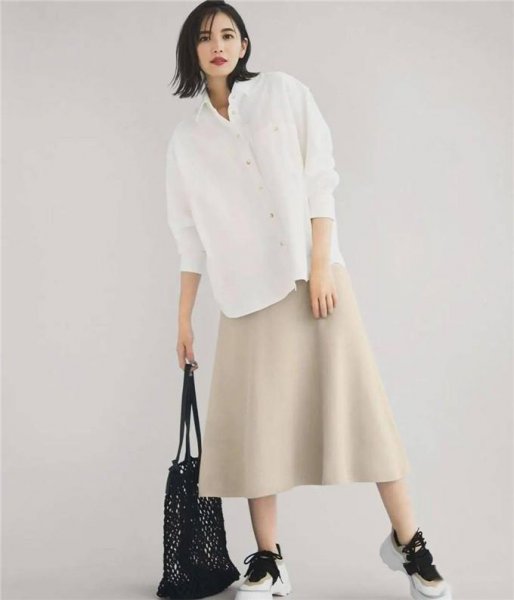 米黄色搭配什么颜色最好看图片