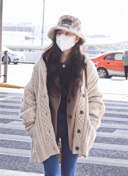 米黄色搭配什么颜色最好看图片