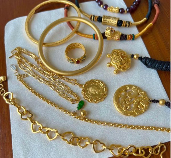 千足金和万足金哪个好