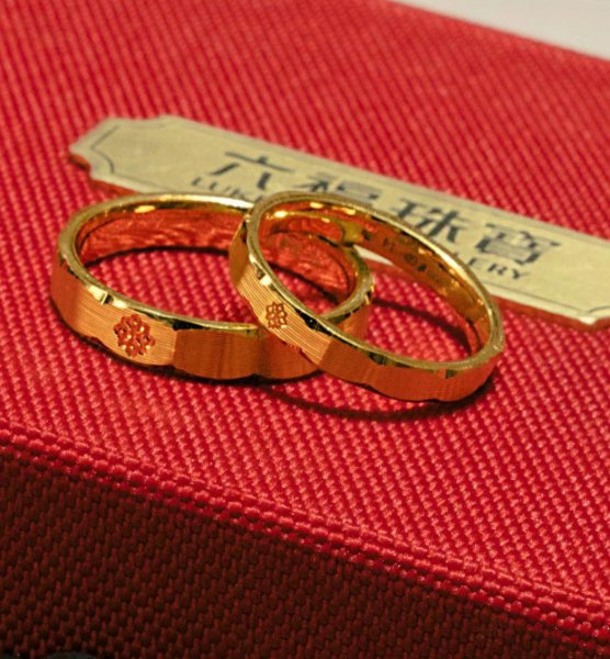 千足金和万足金哪个好