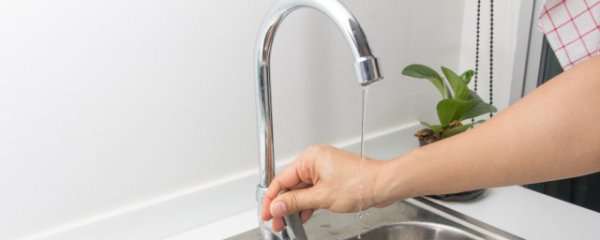 水管可以放在客厅吗