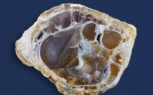 怎么判断是玉还是石头