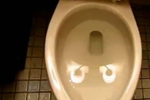 马桶上的黄渍怎么能清除干净