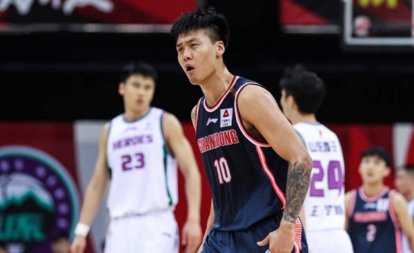 郭艾伦和赵睿谁厉害一点