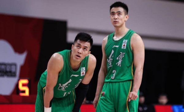 郭艾伦和赵睿谁厉害一点