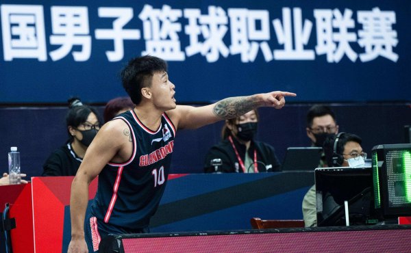 郭艾伦和赵睿谁厉害一点