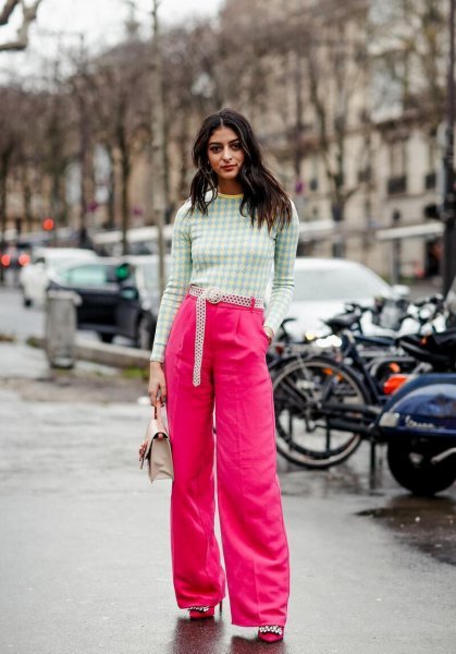 粉色搭配什么颜色好看图片