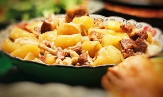 炖羊肉要放什么调料 炖羊肉要放的调料