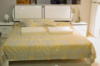 床头朝东床尾朝西好吗 为什么说睡觉不能头朝东脚朝西