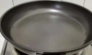 新买铁锅的简单正确开锅方法 新买铁锅的正确开锅方法介绍
