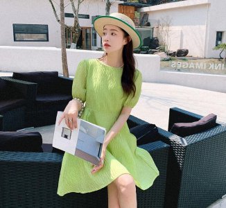 牛油果绿适合黄黑皮吗 牛油果绿的衣服怎么搭配显白又清爽