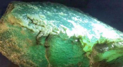 翡翠原石哪种好 最值得收藏的四种顶级翡翠原石皮壳