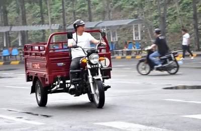 驾照报考年龄限制 新规机动车驾驶证年龄上限多少