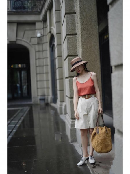 穿吊带里面穿什么内衣比较好