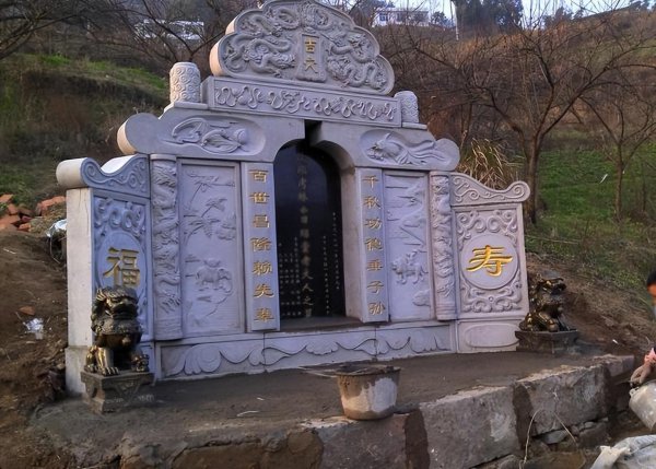 几种人去世千万不要立碑