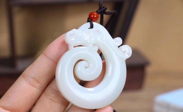 新疆和田玉什么颜色最好