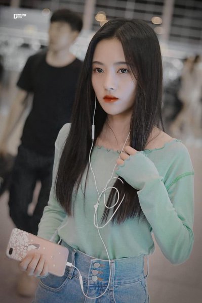 鞠婧祎身高体重是多少