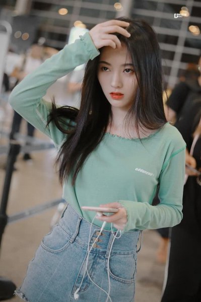 鞠婧祎身高体重是多少