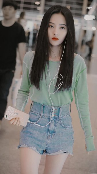 鞠婧祎身高体重是多少