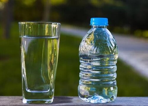 用矿泉水浇花好不好