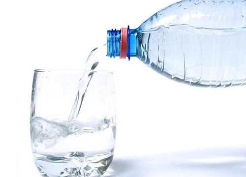 用矿泉水浇花好不好