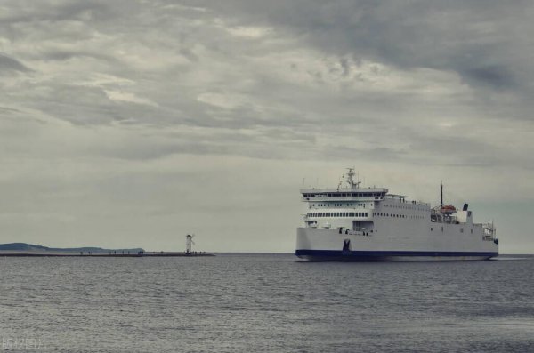 出海船员一般工资多少