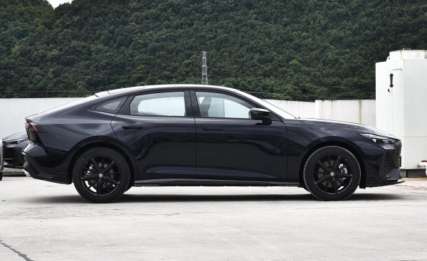 十三万左右的轿车哪个比较好开