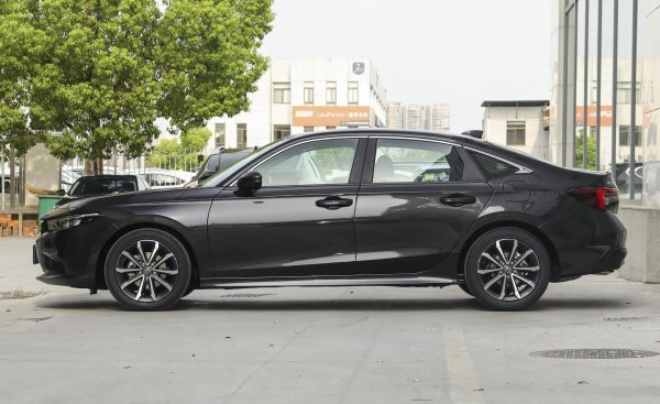 十三万左右的轿车哪个比较好开